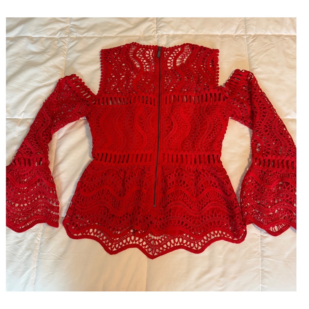 Venus Crochet Lace Top Womens 10 Red Excellent Cold Shoulder Bell Sleeve Peplum - Picture 3 of 4